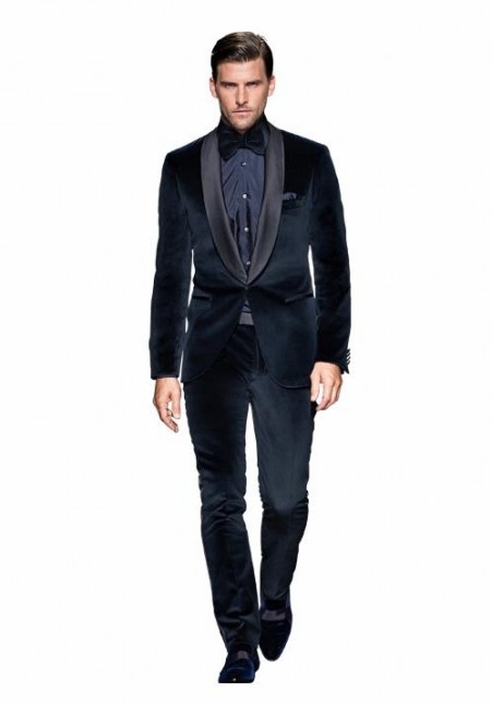 Shawl Lapel has made a popular come back, and makes a versatile Dinner Suit. A 28 point profile Tuxedo crafted with premium Italian wool fabric is a statement in itself.
